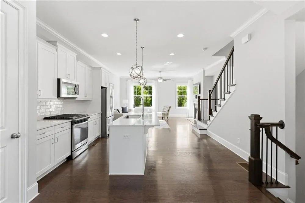 10196 Windalier Way Roswell, GA 30076