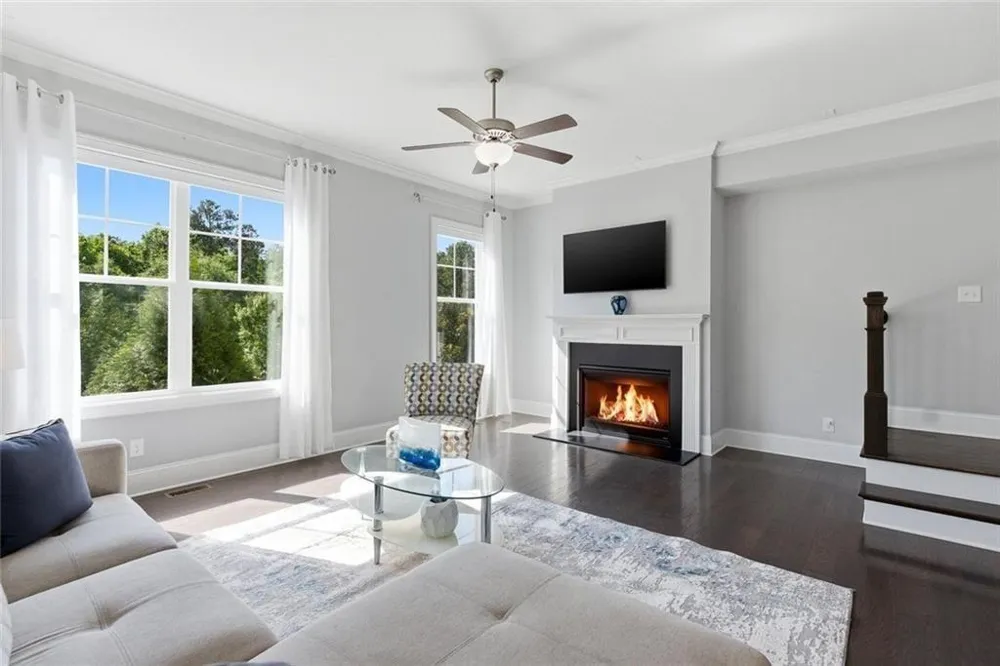 10196 Windalier Way Roswell, GA 30076