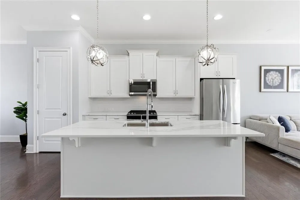 10196 Windalier Way Roswell, GA 30076