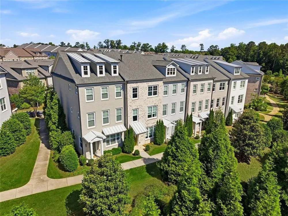 10196 Windalier Way Roswell, GA 30076