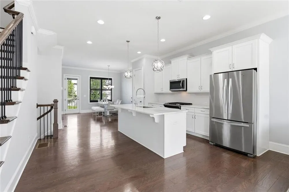 10196 Windalier Way Roswell, GA 30076