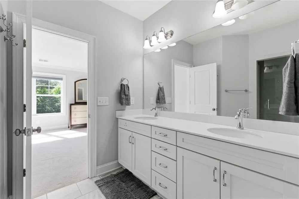 10196 Windalier Way Roswell, GA 30076