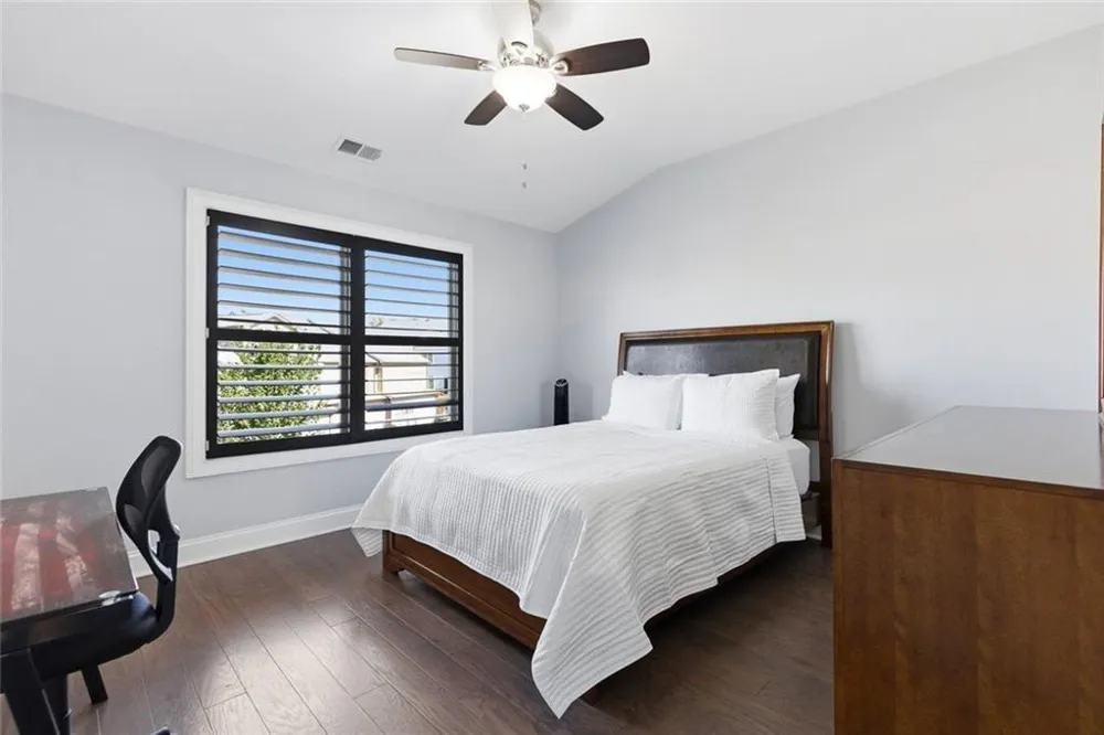 10196 Windalier Way Roswell, GA 30076