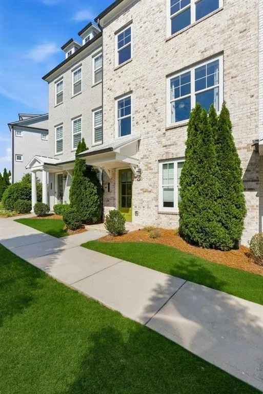 10196 Windalier Way Roswell, GA 30076