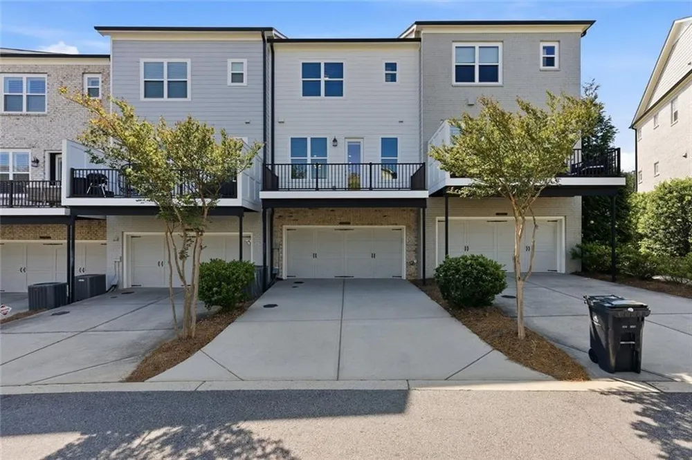 10196 Windalier Way Roswell, GA 30076
