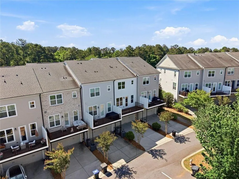 10196 Windalier Way Roswell, GA 30076