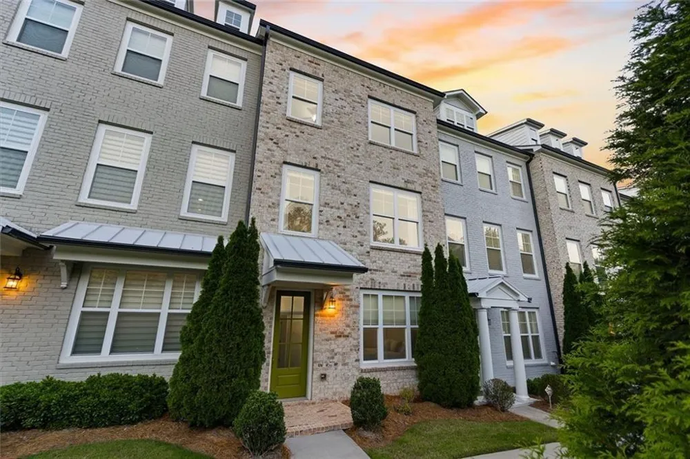 10196 Windalier Way Roswell, GA 30076