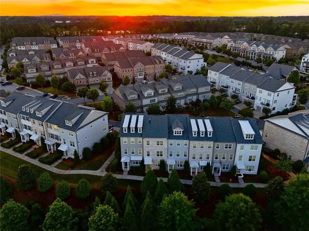 10196 Windalier Way Roswell, GA 30076