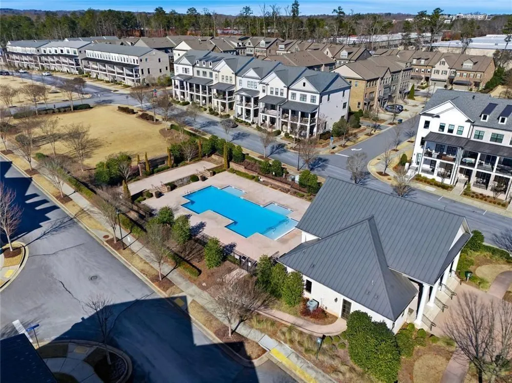 10196 Windalier Way Roswell, GA 30076