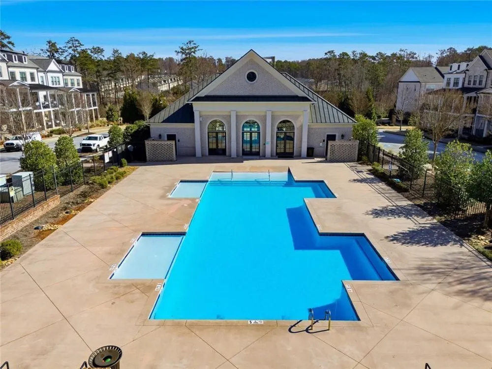 10196 Windalier Way Roswell, GA 30076