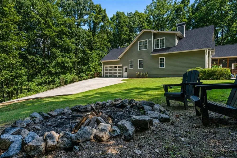 1816 Yorkshire Drive Woodstock, GA 30189