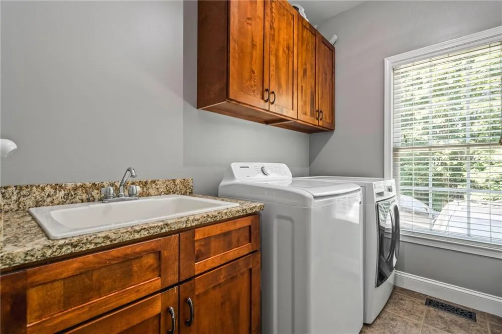 1816 Yorkshire Drive Woodstock, GA 30189