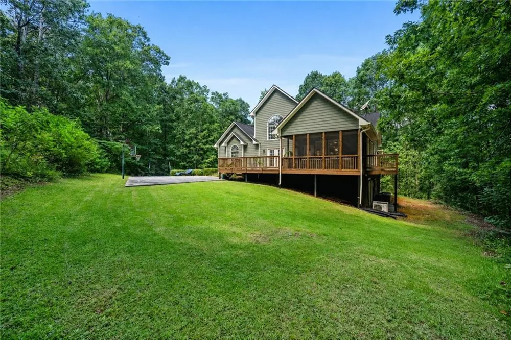 1816 Yorkshire Drive Woodstock, GA 30189