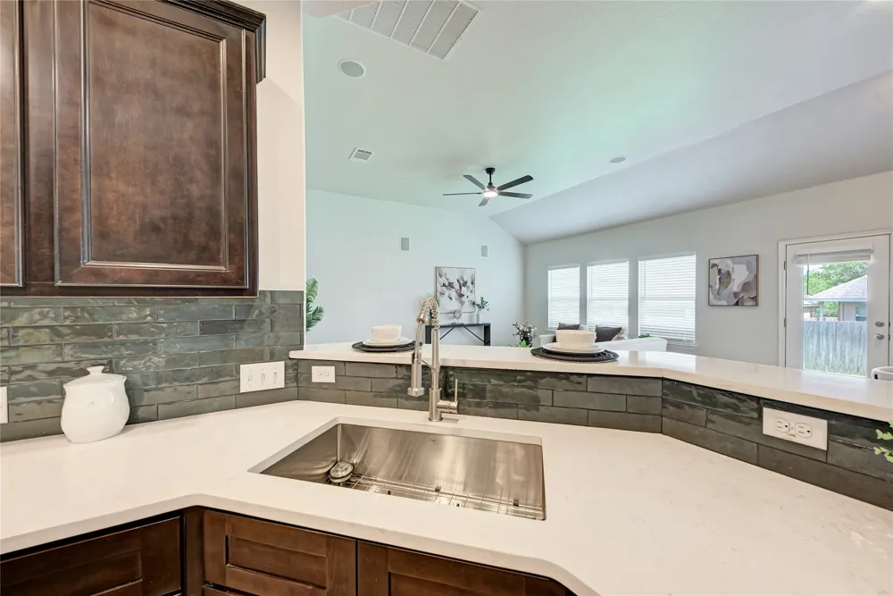 1704 Stonehaven Lane Round Rock, TX 78665