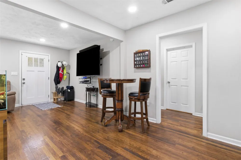 306 Center Street Pasadena, TX 77506