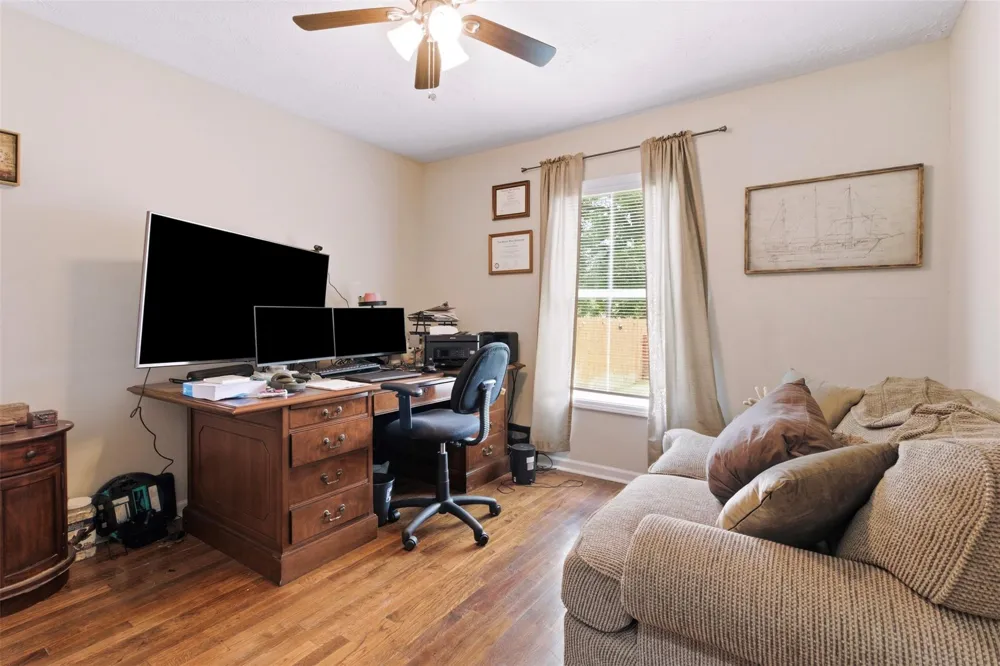 306 Center Street Pasadena, TX 77506