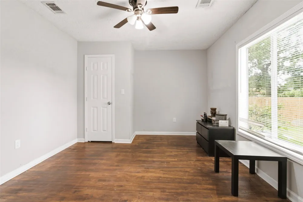 306 Center Street Pasadena, TX 77506