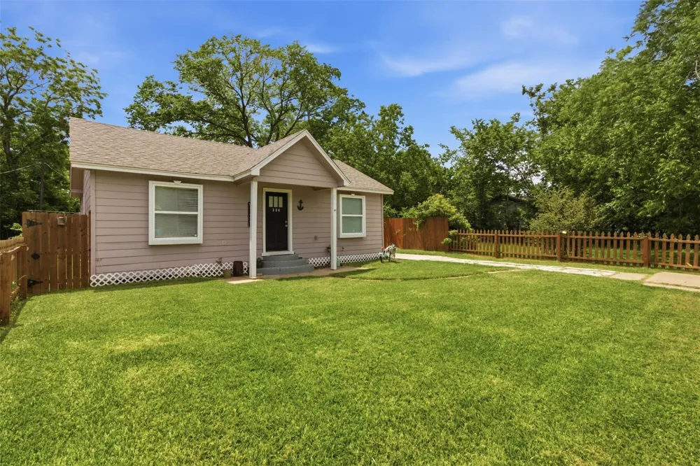 306 Center Street Pasadena, TX 77506