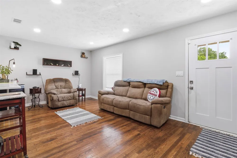 306 Center Street Pasadena, TX 77506