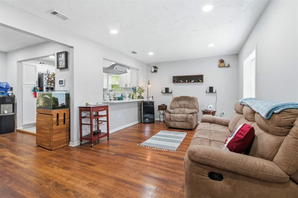 306 Center Street Pasadena, TX 77506