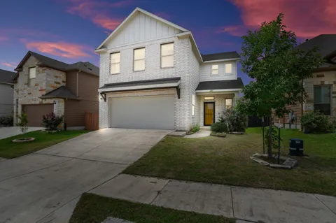 521 Falkland Trace