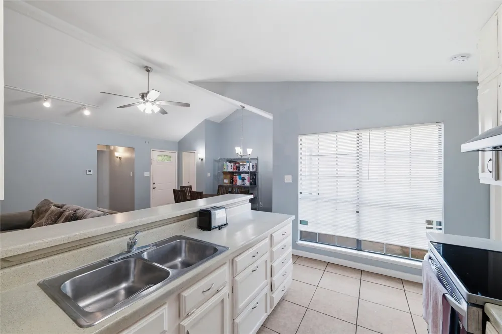 7254 Pineberry Road Dallas, TX 75249
