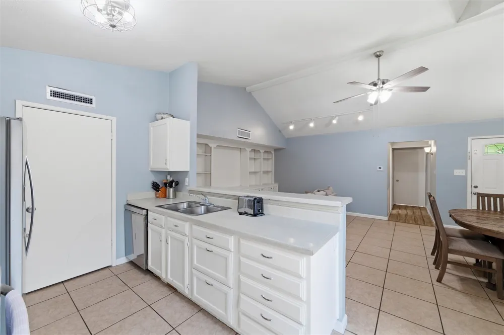 7254 Pineberry Road Dallas, TX 75249