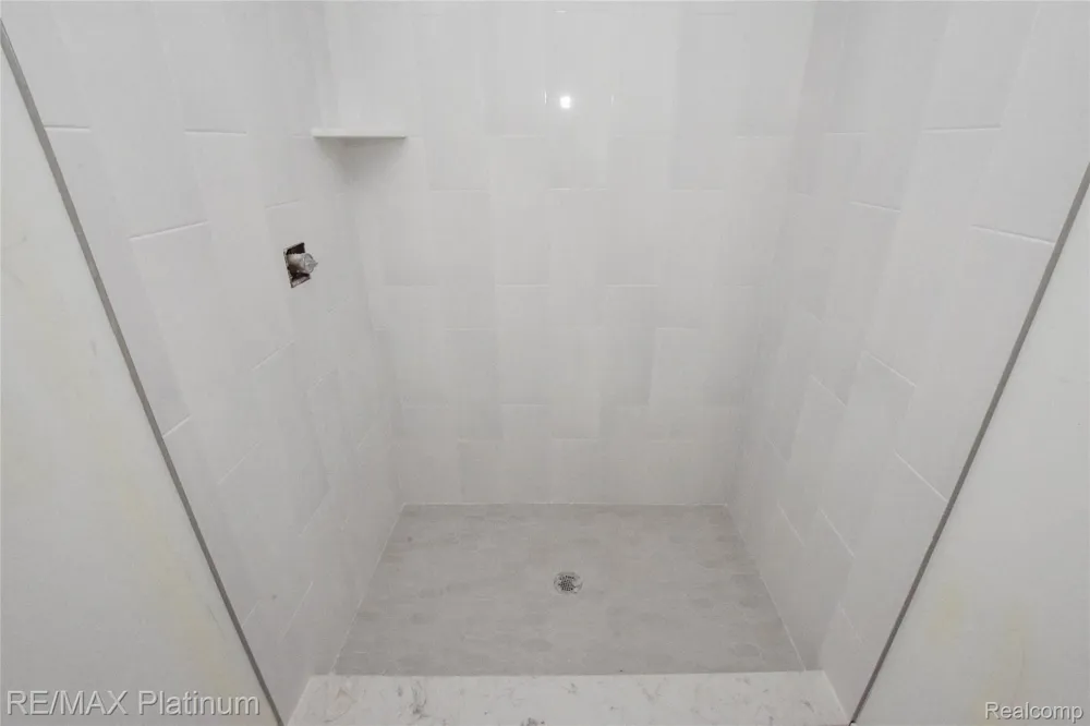 4570 Stillmeadow Genoa Township, MI 48843