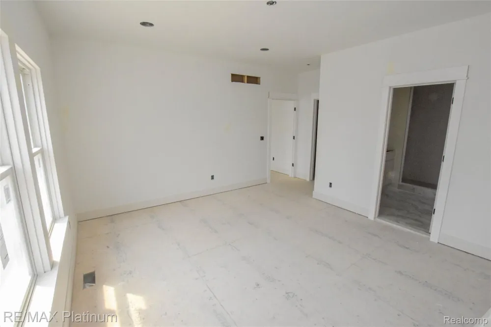 4570 Stillmeadow Genoa Township, MI 48843