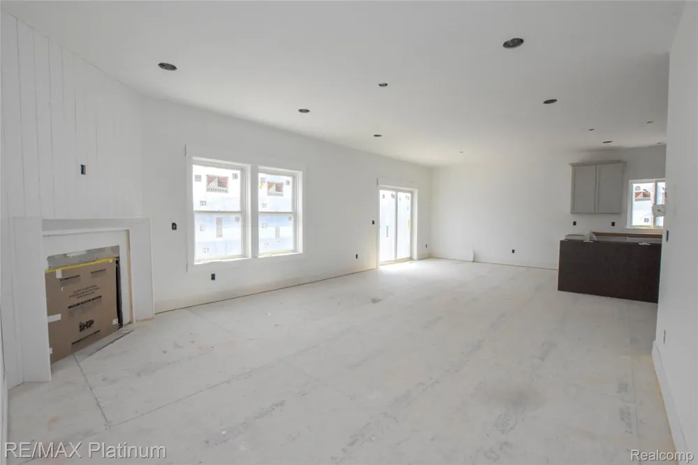 4570 Stillmeadow Genoa Township, MI 48843