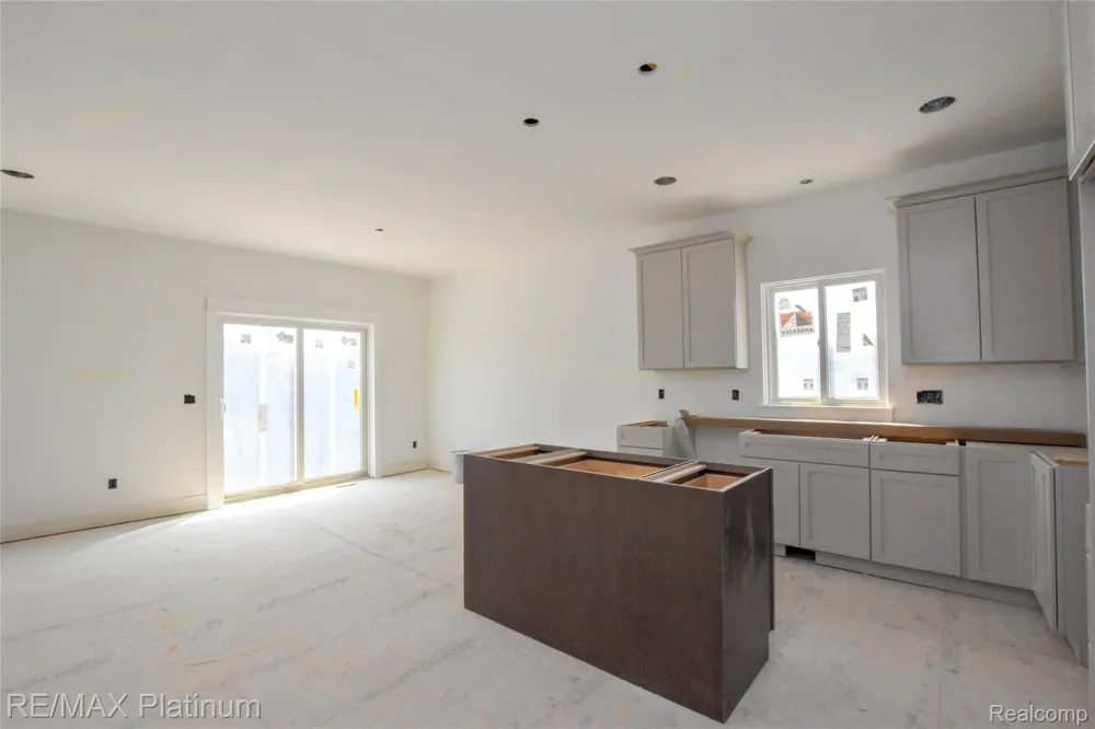 4570 Stillmeadow Genoa Township, MI 48843