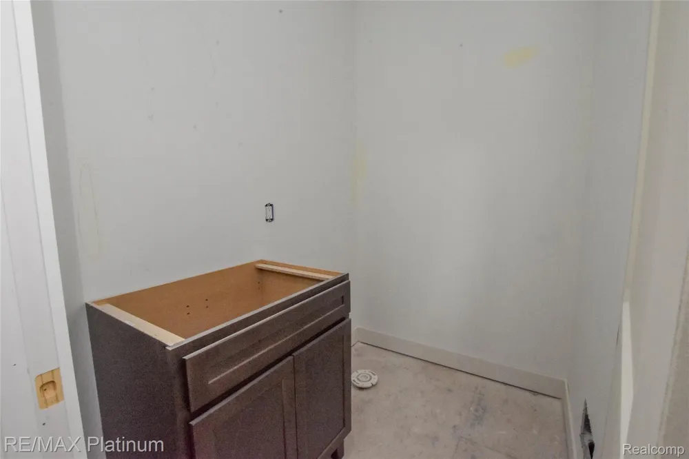 4570 Stillmeadow Genoa Township, MI 48843
