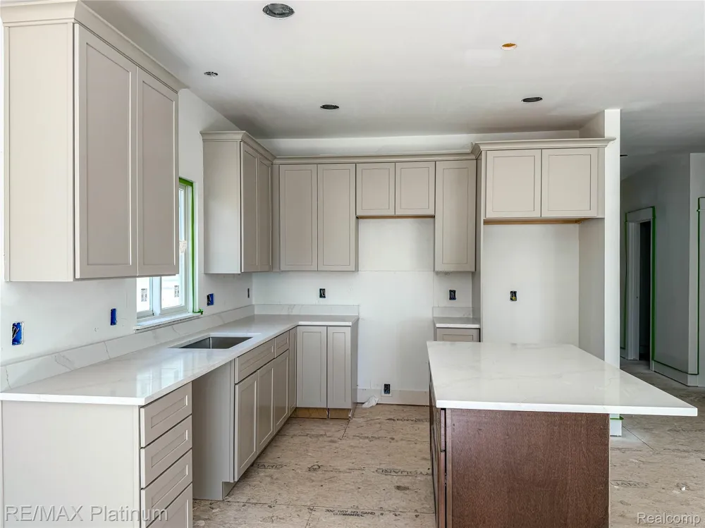 4570 Stillmeadow Genoa Township, MI 48843