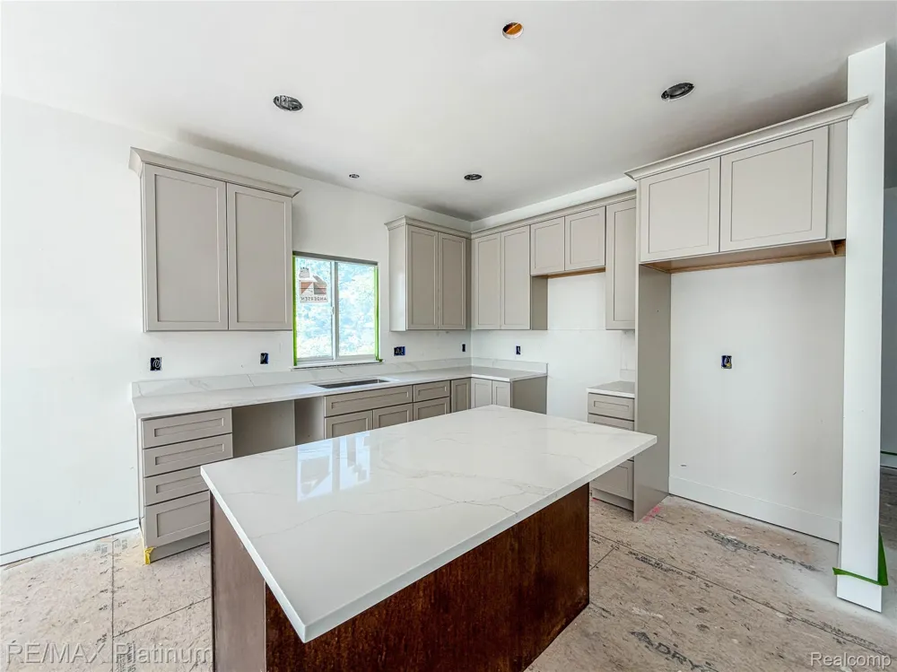 4570 Stillmeadow Genoa Township, MI 48843