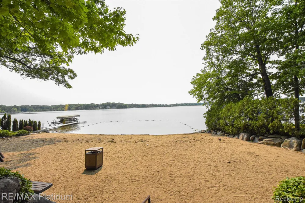 4570 Stillmeadow Genoa Township, MI 48843