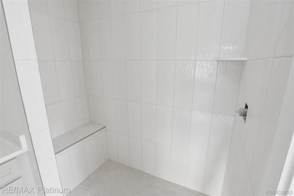 4570 Stillmeadow Genoa Township, MI 48843