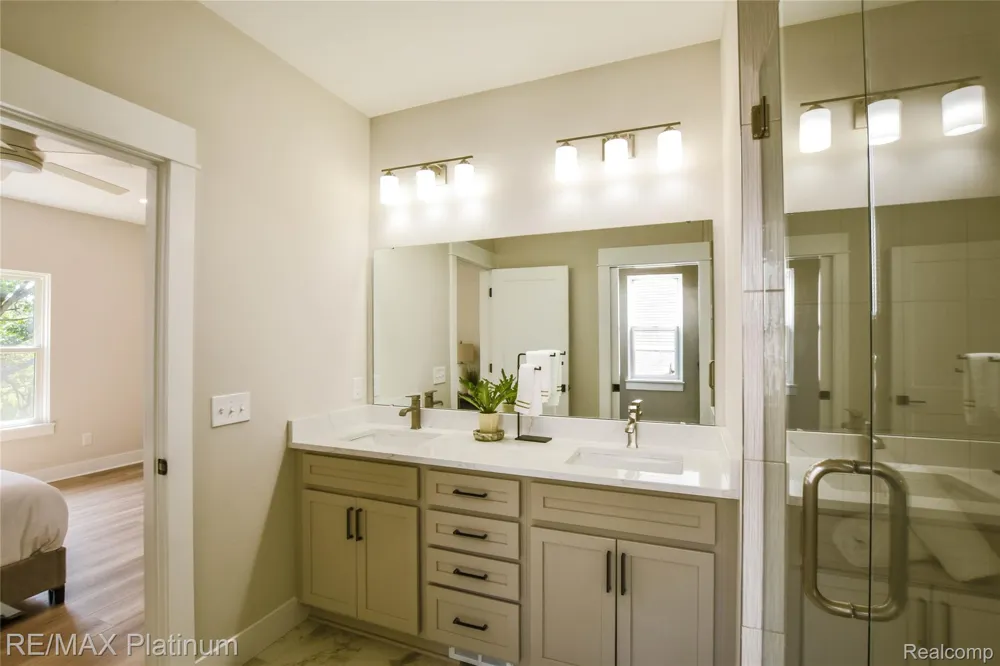 4570 Stillmeadow Genoa Township, MI 48843
