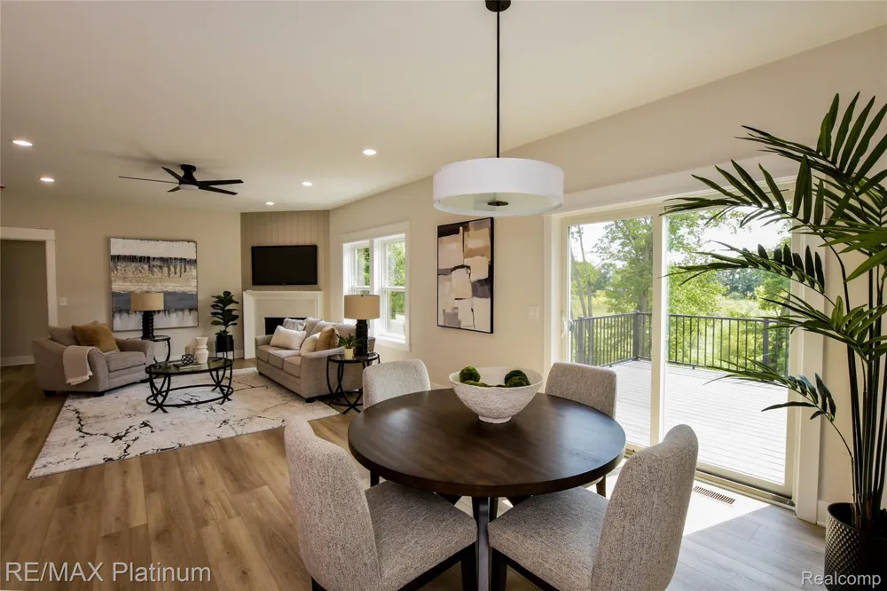 4570 Stillmeadow Genoa Township, MI 48843