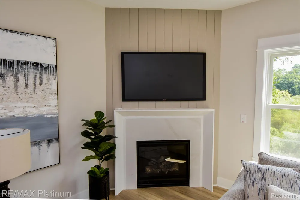 4570 Stillmeadow Genoa Township, MI 48843