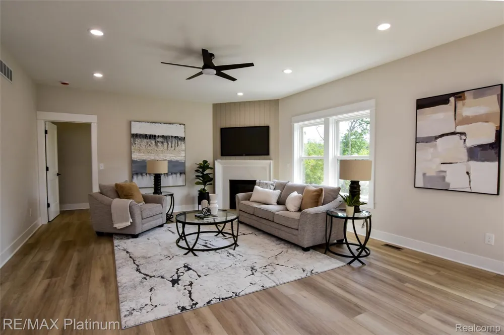 4570 Stillmeadow Genoa Township, MI 48843