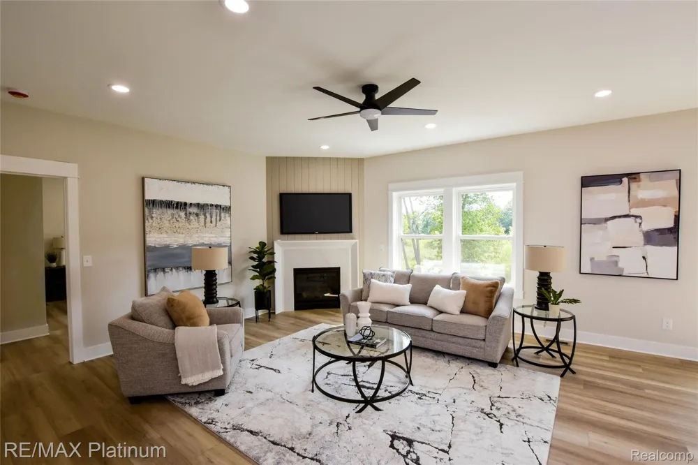 4570 Stillmeadow Genoa Township, MI 48843