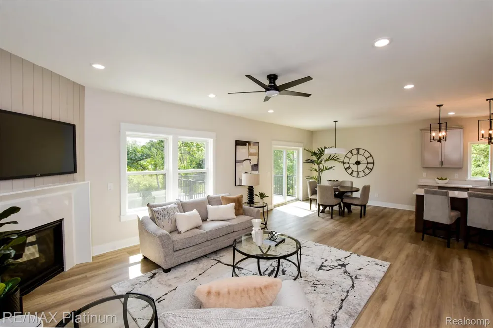 4570 Stillmeadow Genoa Township, MI 48843