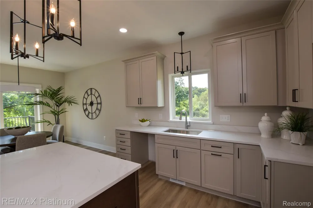 4570 Stillmeadow Genoa Township, MI 48843