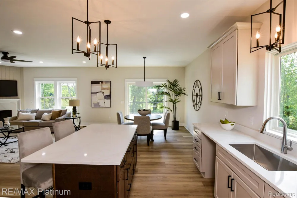 4570 Stillmeadow Genoa Township, MI 48843