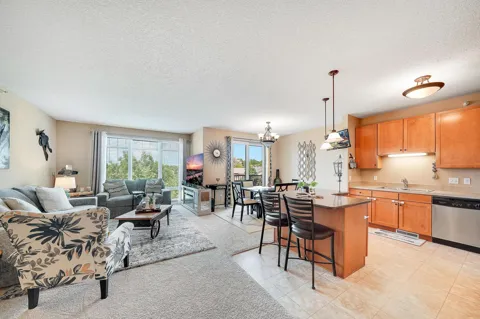 1070 Grandview Court NE #300