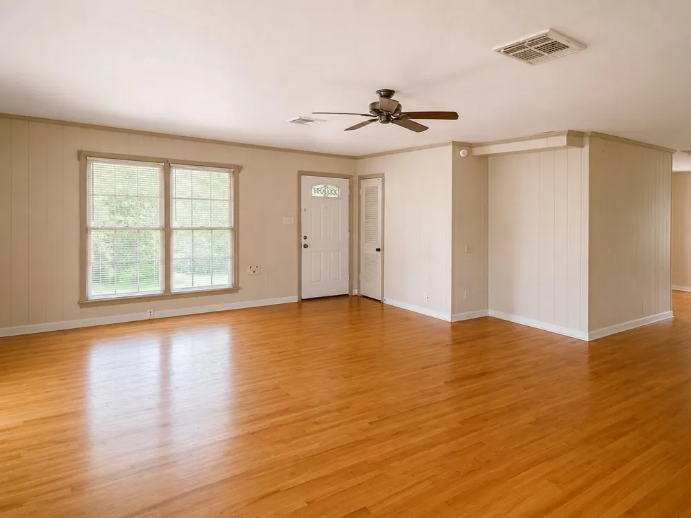 131 Daisy Street Lake Jackson, TX 77566