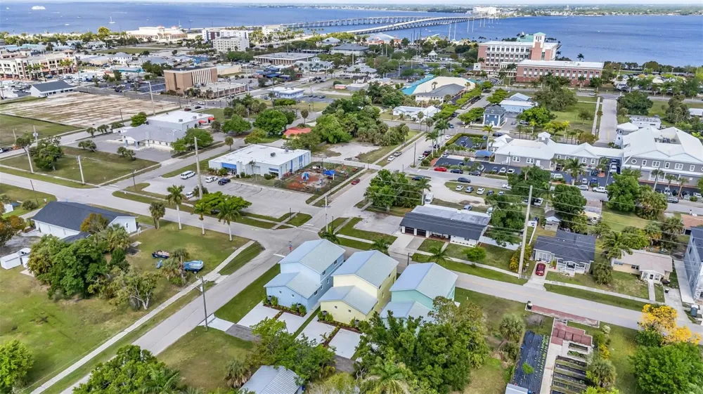309 E VIRGINIA AVENUE Punta Gorda, FL 33950