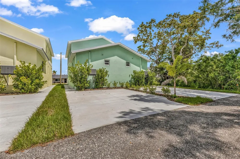 309 E VIRGINIA AVENUE Punta Gorda, FL 33950