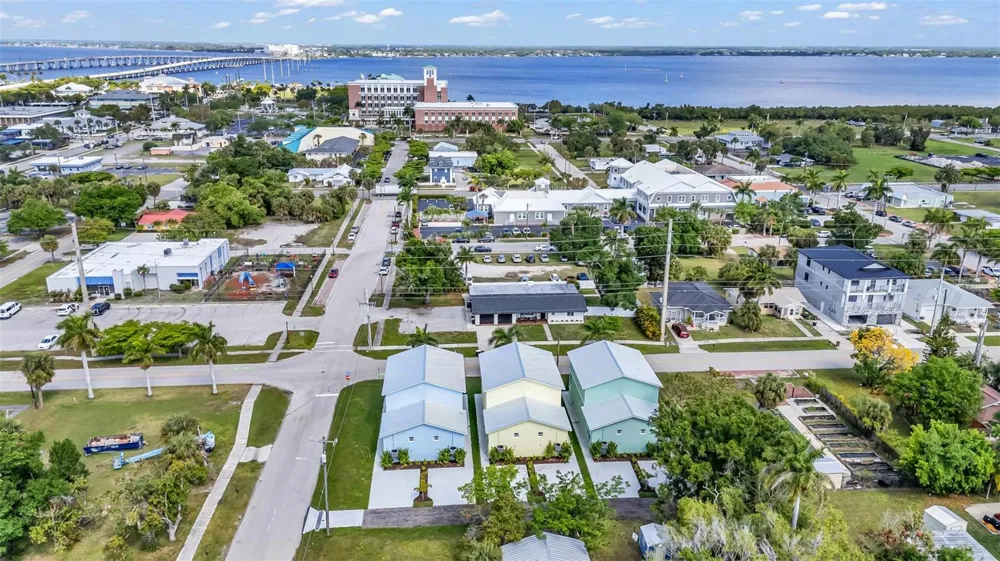 309 E VIRGINIA AVENUE Punta Gorda, FL 33950