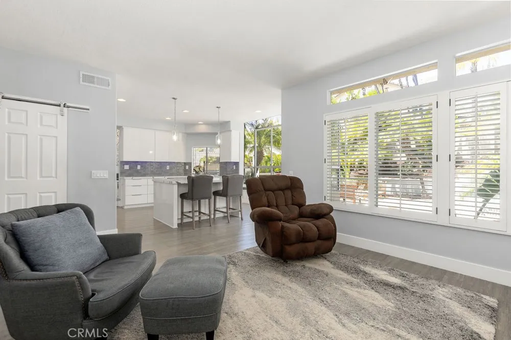 28581 Big Springs Lake Forest, CA 92679